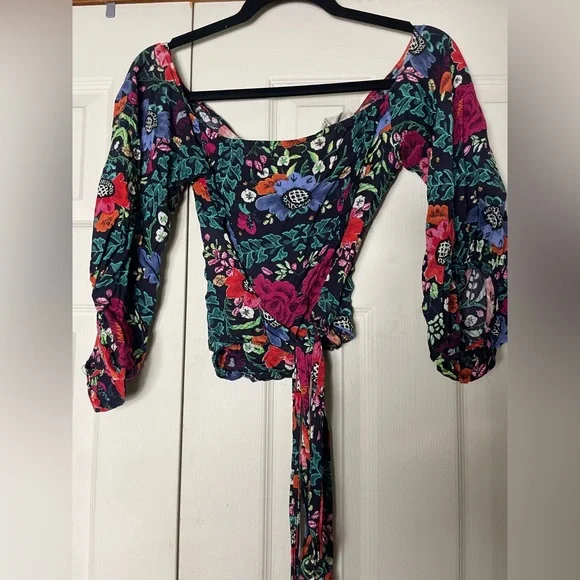 Floral Off-Shoulder Top - Picture 2 of 4